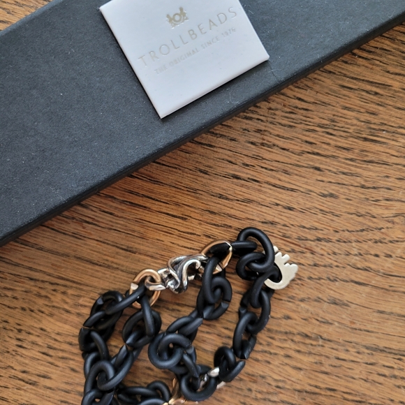 Trollbeads X by Trollbeads bracelet with 2 charms NWT convertible to necklace - Picture 3 of 6